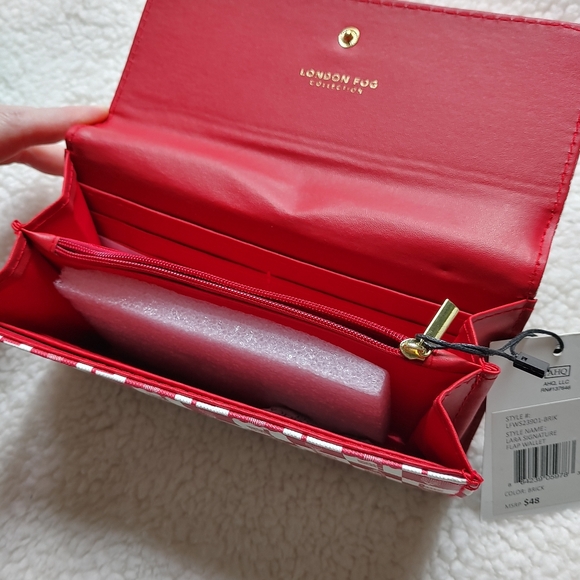 London Fog Lara red & white flap wallet - vegan leather - Picture 7 of 12